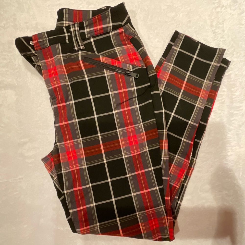 🎄 Bar lll Women’s Plaid Pants Size 8 | Perfect For The Holiday Season